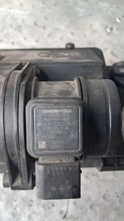 Debitmetru Mercedes B-Class W245 2.0 D an 2007 cod A0000942948