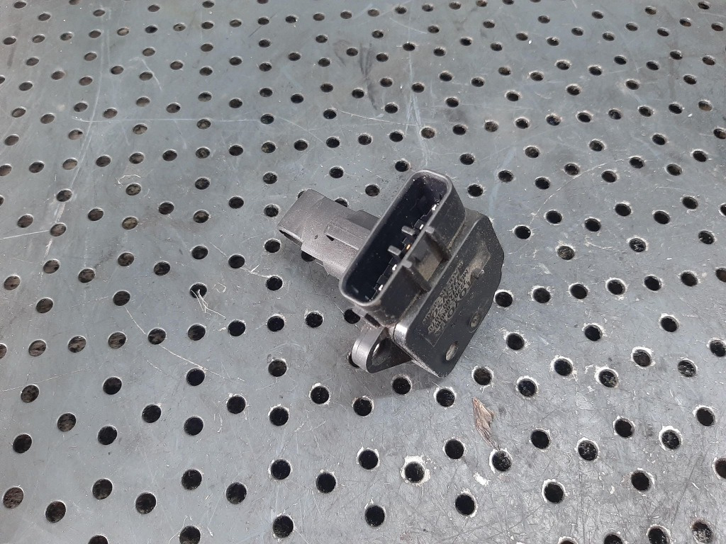 Debitmetru toyota yaris p1 p2 1.4 d 1nd-p52l 22204-0n010