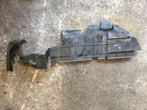 Deflector aer radiator stanga Audi A8 D3/4E [2002 - 2005] Sedan 4.2 tiptronic quattro (335 hp) AUDI ...