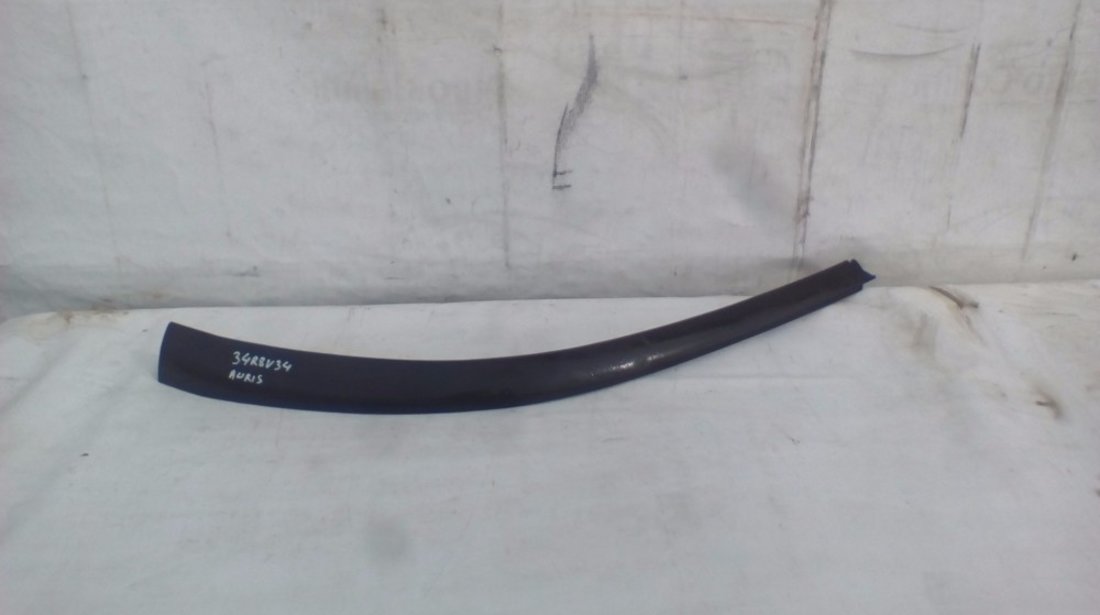 Deflector pietre stanga bara fata Toyota Auris An 2003 2005 2006 2007 2008 cod 76852-02110