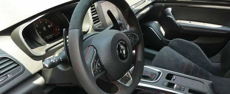 Degeaba au incercat sa-l ascunda. Avem primele imagini cu interiorul noului Megane RS Degeaba au incercat sa-l ascunda. Avem primele imagini cu interiorul noului Megane RS