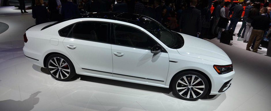 Deschide-le repete, cat inca sunt fierbinti. POZE de la Detroit cu noul Passat VR6 Deschide-le repete, cat inca sunt fierbinti. POZE de la Detroit cu noul Passat VR6