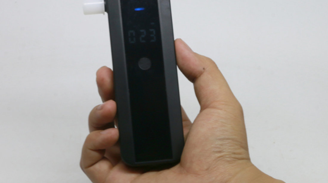 Detector de alcool PNI AT188 cu ecran LCD, alarma sonora si luminoasa PNI-AT188