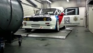 Dezastru pe dyno: Un BMW E30 Turbo e avariat de o explozie de pneu