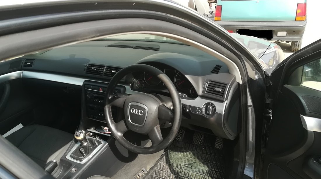 Dezmembram Audi A4 1.9 TDI