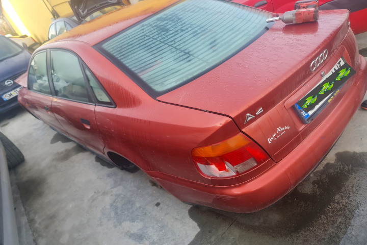 Dezmembram Audi A4 B5 [1994 - 1999] Sedan 1.8 MT (125 hp)