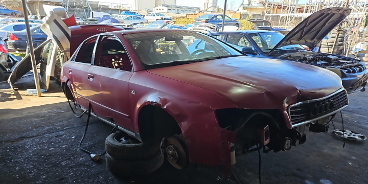 Dezmembram Audi A4 B6 [2000 - 2005] Sedan 1.9 TDI 5MT (130 hp)