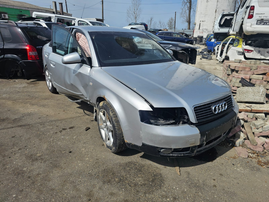 Dezmembram Audi A4 B6 [2000 - 2005] Sedan 1.9 TDI 6MT (130 hp) 1.9 AWX