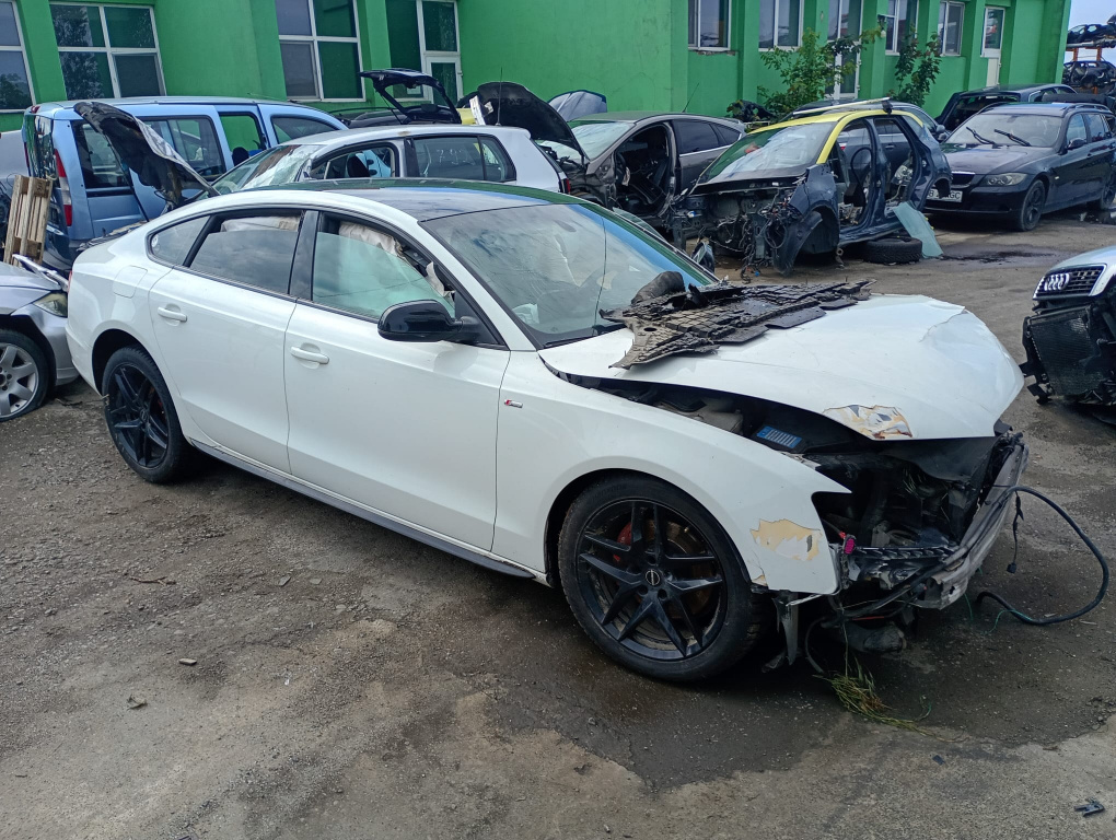 Dezmembram Audi A5 8T [2007 - 2011] 2.7 tdi CGKA