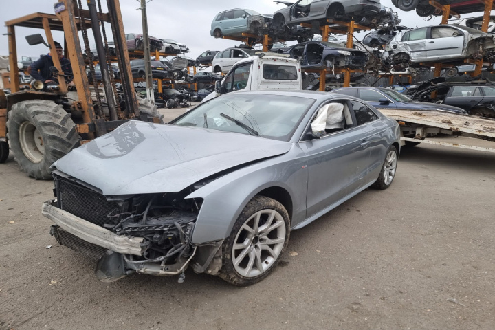 Dezmembram Audi A5 8T [2007 - 2011] Coupe 2.0 TDI MT (170 hp)