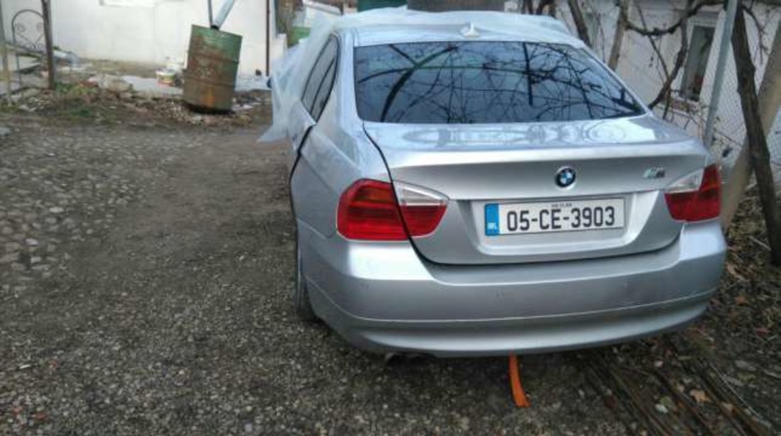 dezmembram bmw e90