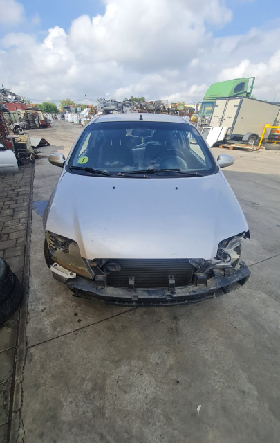 Dezmembram Chevrolet Aveo T200 [2003 - 2008] Hatchback 3-usi 1.2 MT (72 hp)