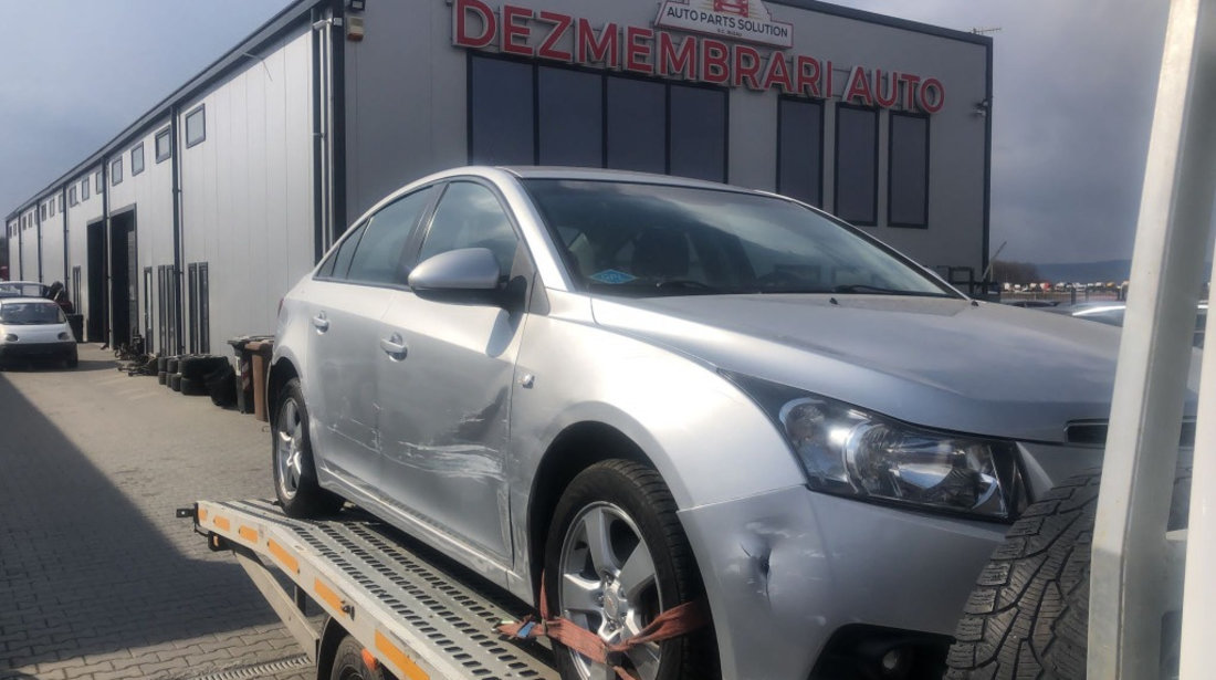 Dezmembram Chevrolet Cruze 1.8 benzina cutie automata an fabr 2012