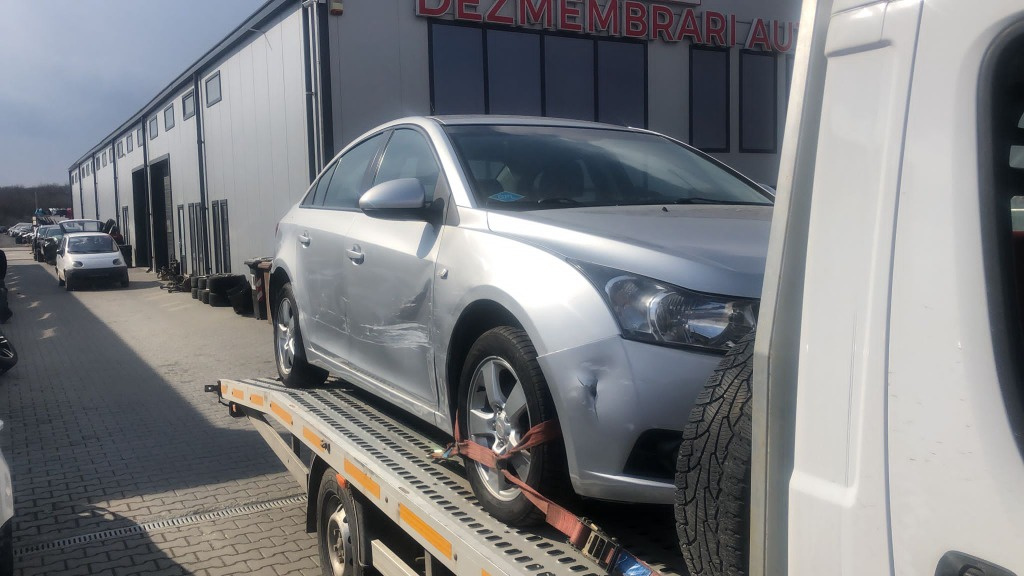 Dezmembram Chevrolet Cruze 1.8 benzina cutie automata an fabr 2012
