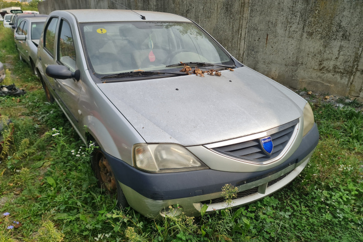 Dezmembram Dacia Logan [2004 - 2008] Sedan 1.6 MT (87 hp)