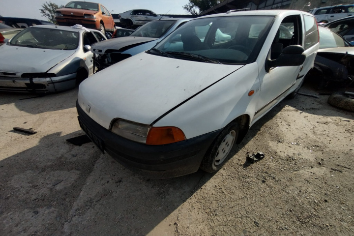 Dezmembram Fiat Punto [1993 - 1999] Hatchback 3-usi 1.1 MT (55 hp)