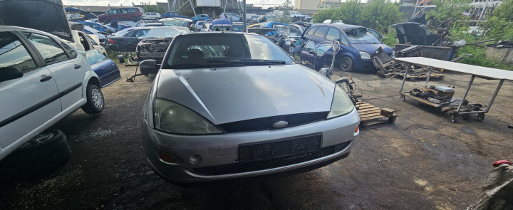 Dezmembram Ford Focus [1998 - 2004] Hatchback 5-usi 1.8 MT (115 hp)