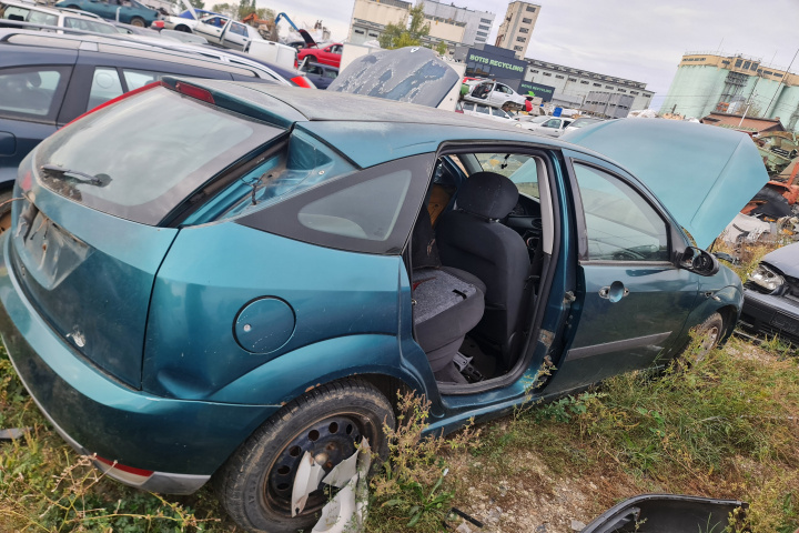 Dezmembram Ford Focus [1998 - 2004] Hatchback 5-usi 1.6 MT (101 hp)