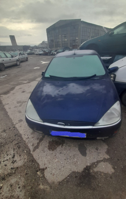 Dezmembram Ford Focus [1998 - 2004] Sedan 4-usi 1.8 MT TDDi (90 hp)