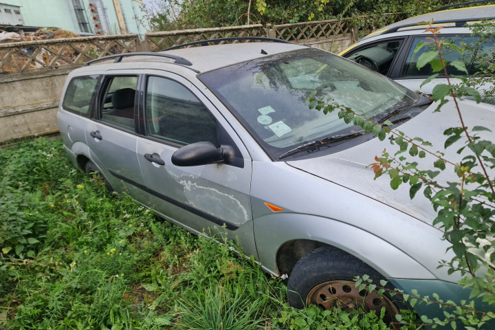Dezmembram Ford Focus [1998 - 2004] wagon 5-usi 1.6 MT (101 hp)