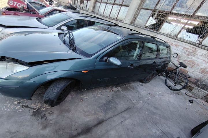 Dezmembram Ford Focus [1998 - 2004] wagon 5-usi 1.6 MT (101 hp)