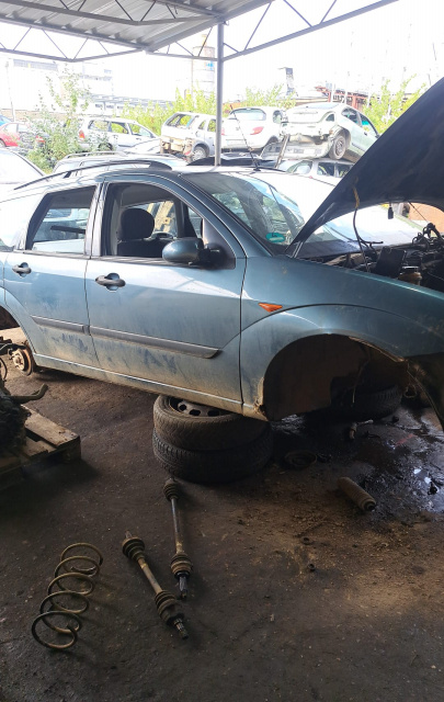 Dezmembram Ford Focus [1998 - 2004] wagon 5-usi 1.8 MT (116 hp)