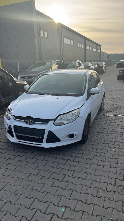 Dezmembram Ford Focus 3 Hatchback 1.6 tdci din 2013