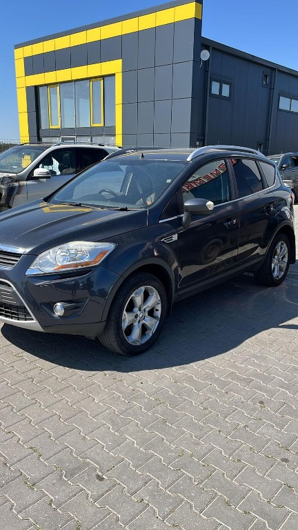 Dezmembram Ford Kuga 2.0 diesel 4x4 din 2010