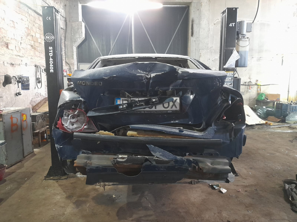 Dezmembram Ford Mondeo MK3 [2000 - 2003] 2.0 tddi d5ba