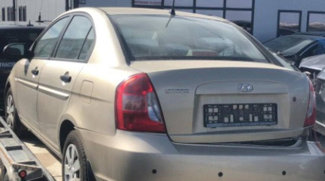 Dezmembram Hyundai Accent 1.4 B an fabr. 2009