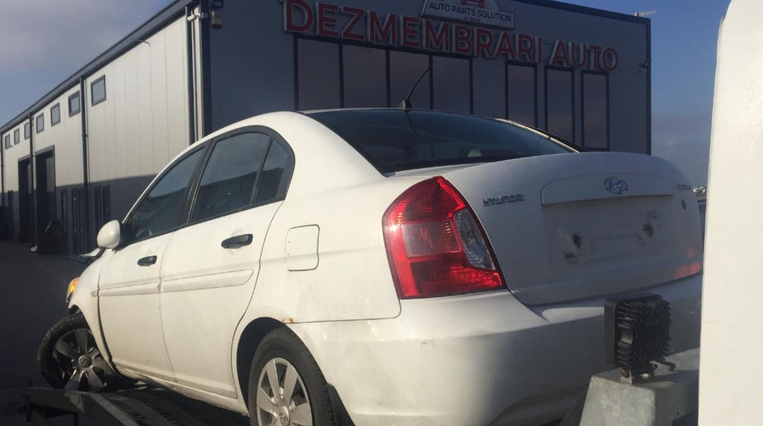 Dezmembram Hyundai Accent 1.4 benzina an fabr 2009