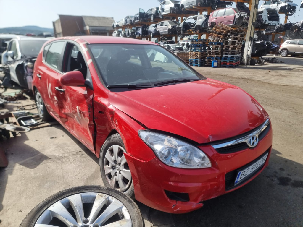 Dezmembram Hyundai i30 FD [2007 - 2010] 1.6 crdi D4FB
