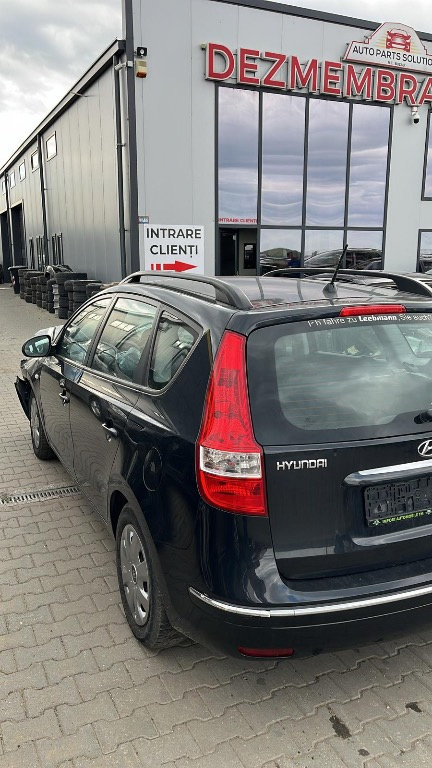 Dezmembram Hyundai I30CW break 1.4 Benzina din 2012