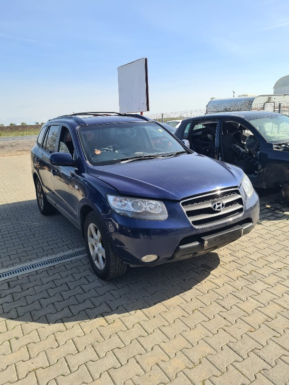 Dezmembram Hyundai Santa Fe 2.2 D din 2009
