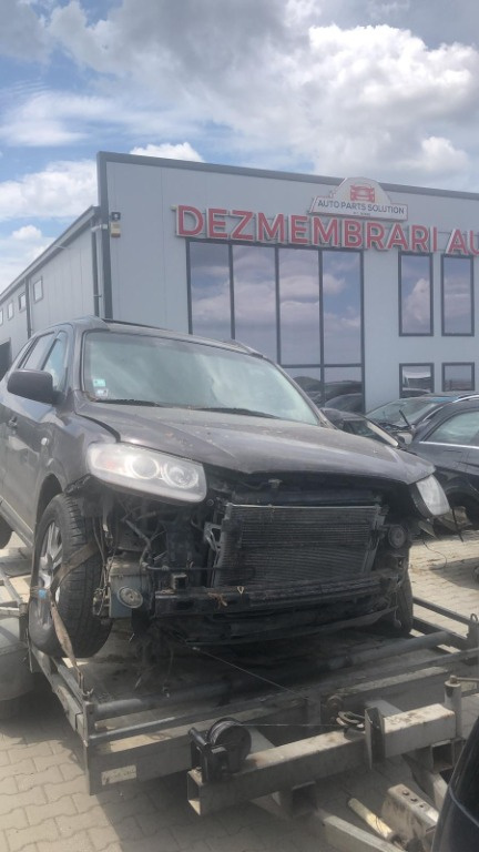 Dezmembram Hyundai Santa fe 2.2D automat, an fabr 2009