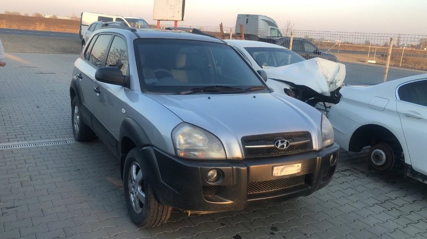 Dezmembram Hyundai Tucson 2.0 benzina 4x2 an fabr 2006