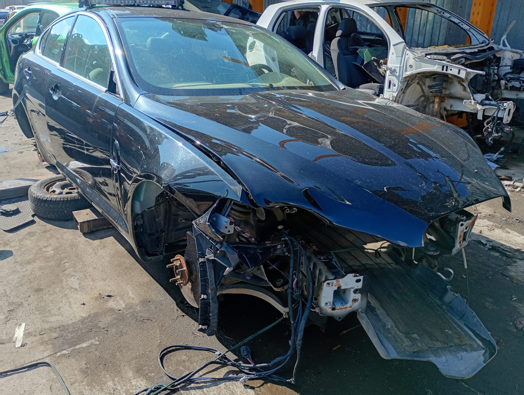 Dezmembram Jaguar XF X250 [2007 - 2011] 2.7 TDV6 C2C40483