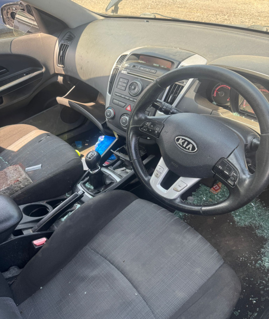 Dezmembram Kia Ceed [facelift] [2010 - 2012] SW wagon 1.6 CRDi AT (116 hp)