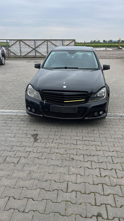 Dezmembram Mercedes Bens C class w204 2.2 diesel din 2011