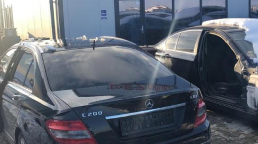 Dezmembram Mercedes-Benz C Class 2.2 CDI an fabr. 2010