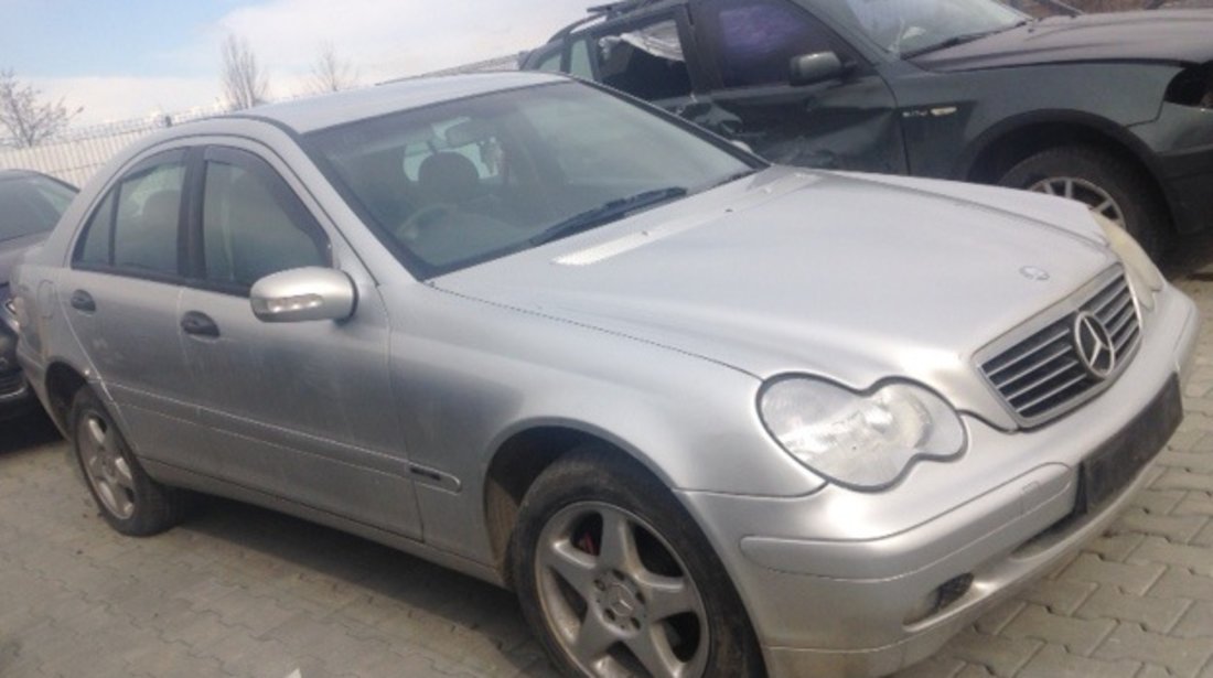 Dezmembram Mercedes Benz C Class,W203,2.2 cdi,an fabr 2003