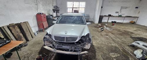 Dezmembram Mercedes-Benz C-Class W203/S203/CL203 [2000 - 2004] Sedan 4-usi C220 CDI MT (143 hp)
