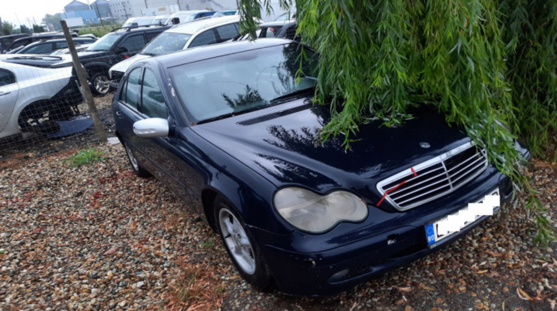 Dezmembram Mercedes-Benz C-Class W203/S203/CL203 [2000 - 2004] Sedan 4-usi C220 CDI MT (143 hp)