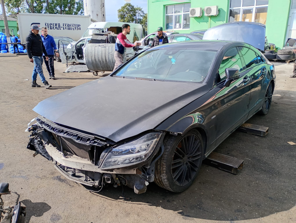 Dezmembram Mercedes-Benz CLS-Class C218/X218 [2011 - 2014] 3.0 cdi om642854