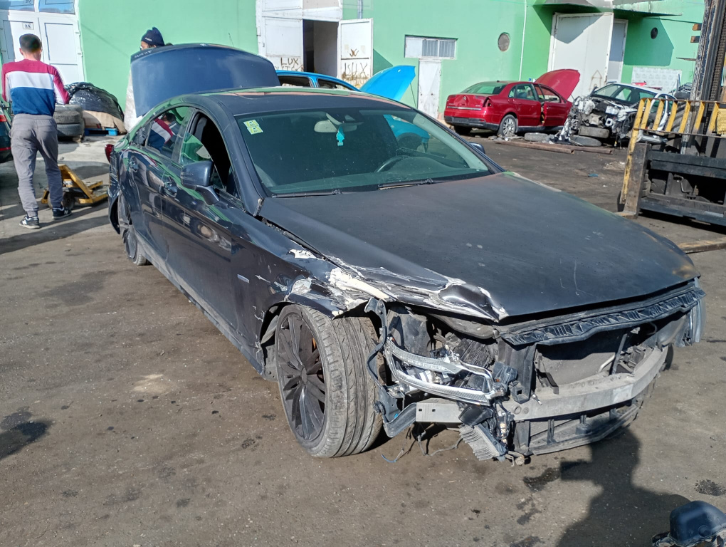 Dezmembram Mercedes-Benz CLS-Class C218/X218 [2011 - 2014] 3.0 cdi om642854