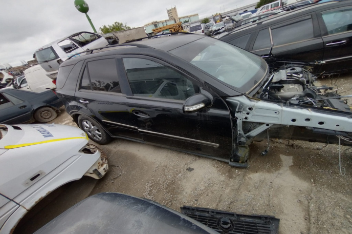Dezmembram Mercedes-Benz ML W164 [facelift] [2008 - 2011] Crossover 5-usi