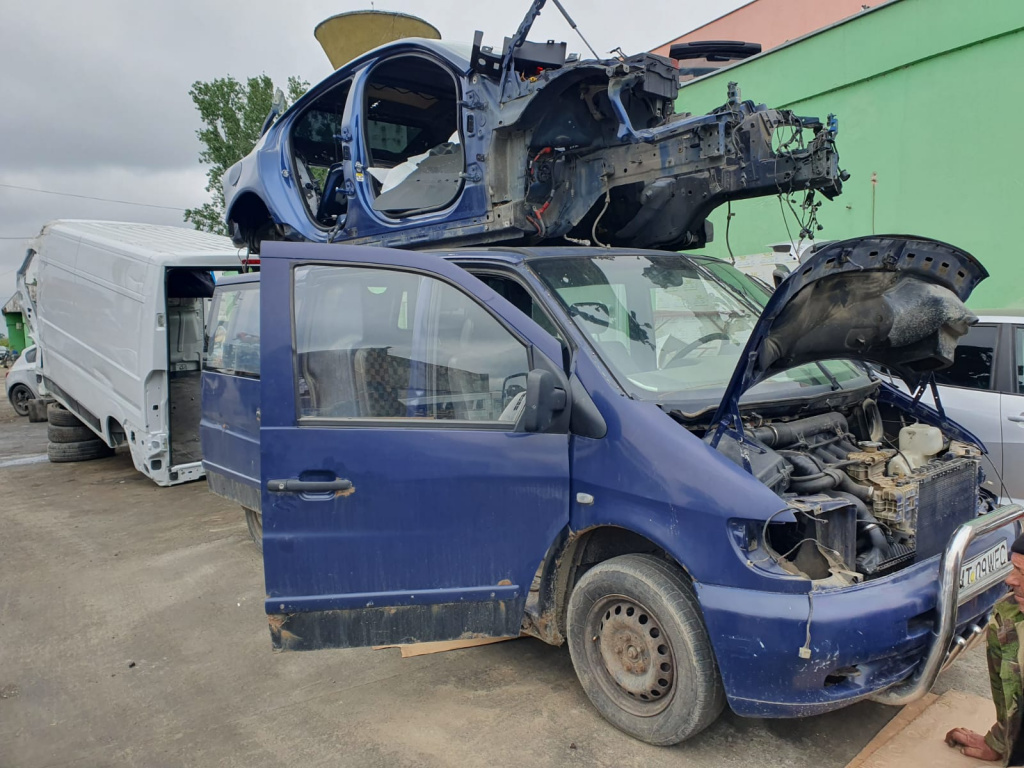Dezmembram Mercedes-Benz Vito W638 [1996 - 2003] 2.2 cdi 611.980