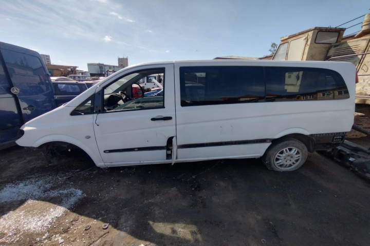 Dezmembram Mercedes-Benz Vito W639 [2003 - 2010] Minivan 4-usi