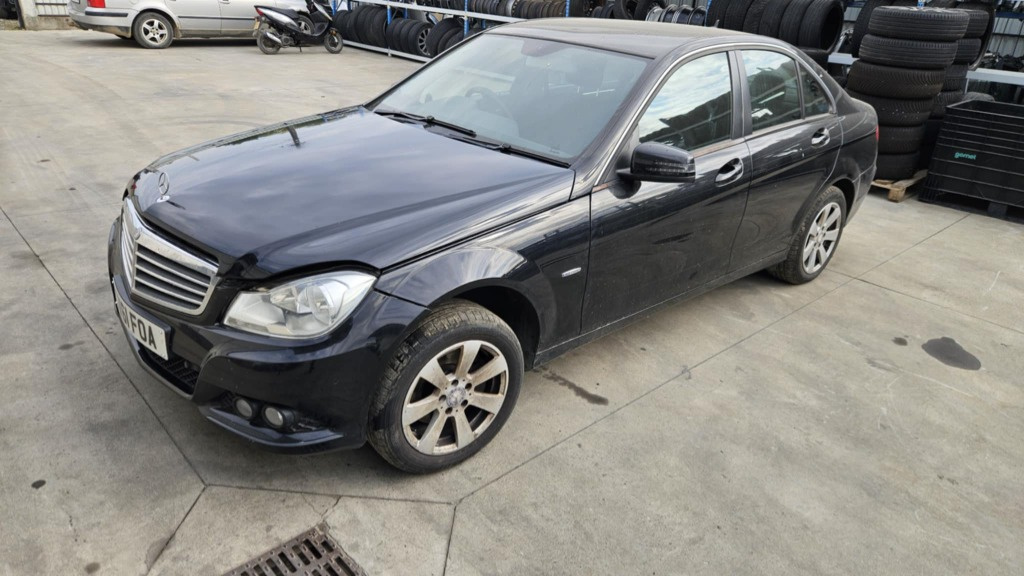 Dezmembram mercedes c-class w204 facelift 2011 limuzina 2.2 cdi euro 5 651911 manuala volan dreapta jante r17