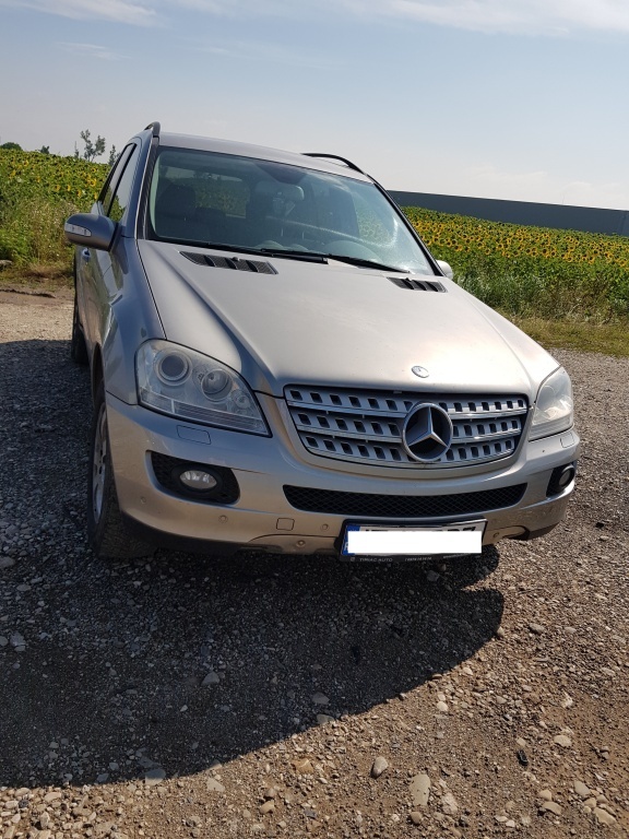 Dezmembram Mercedes ML W164 motor 3.0 Diesel